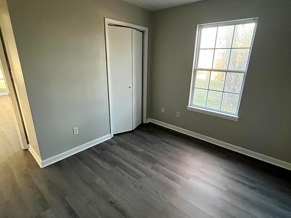 5th image of 939 Craig Ave