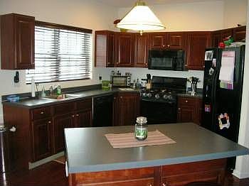 2nd image of 18 Cambridge Cir