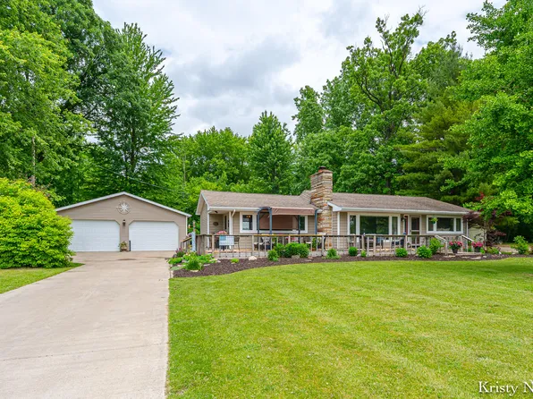 5937 E Pakes Rd, Crystal, MI 48818