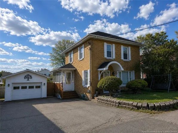 42 39th Ave, Edmundston, NB E3V 2X2