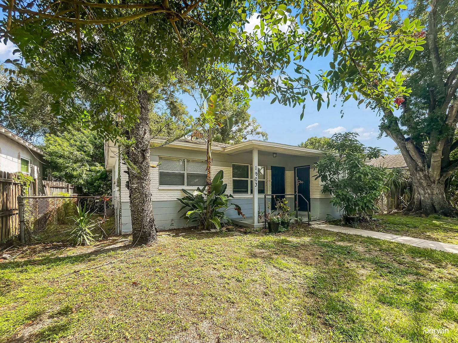 4 bed, 1.5 bath, 1150 sqft, $1,975 — Photo 2