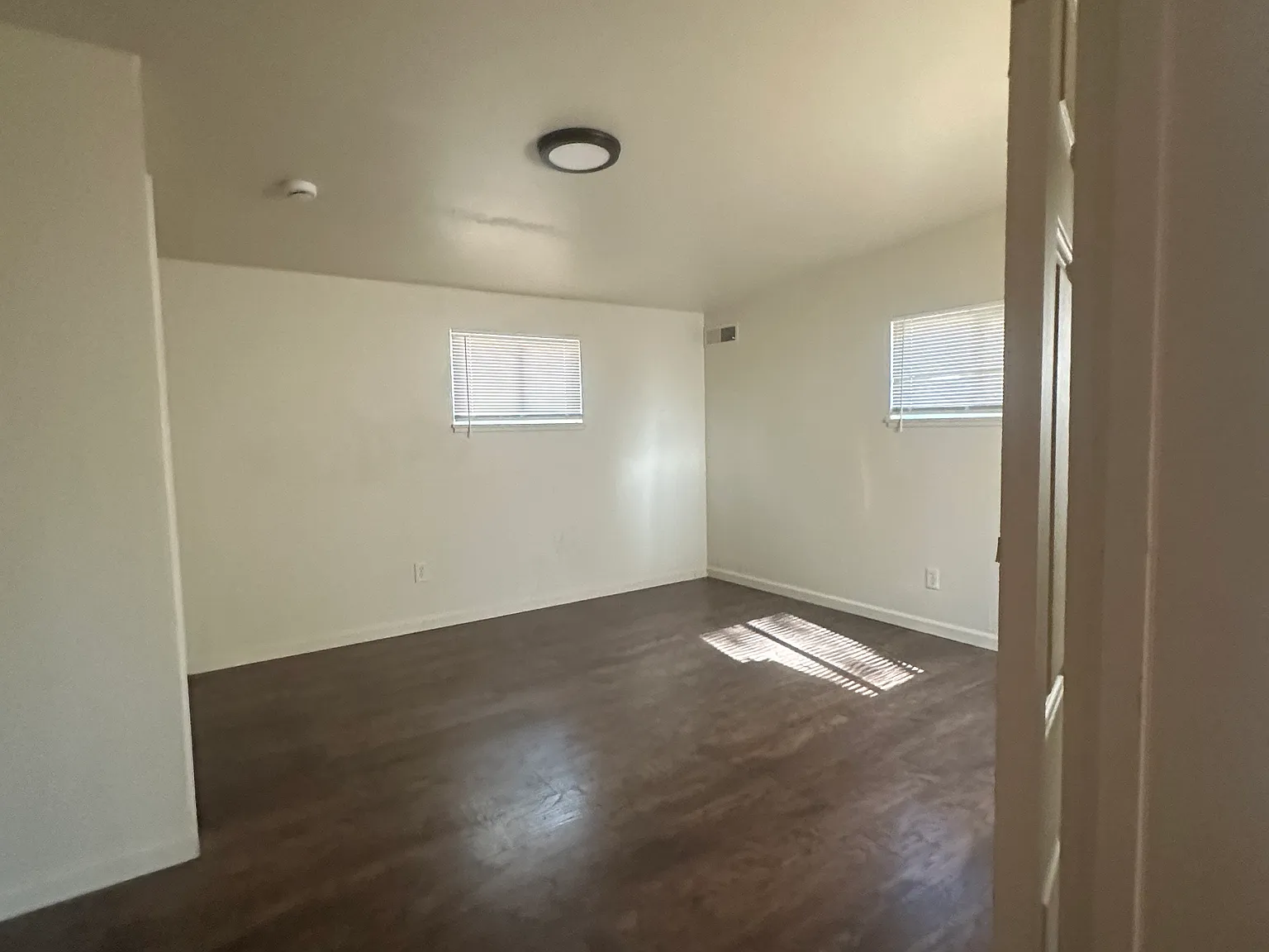 2 bed, 1075 sqft, $1,875 — Photo 3