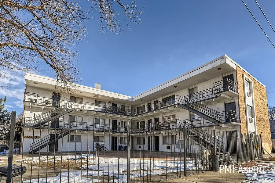 1600 Geneva St #202