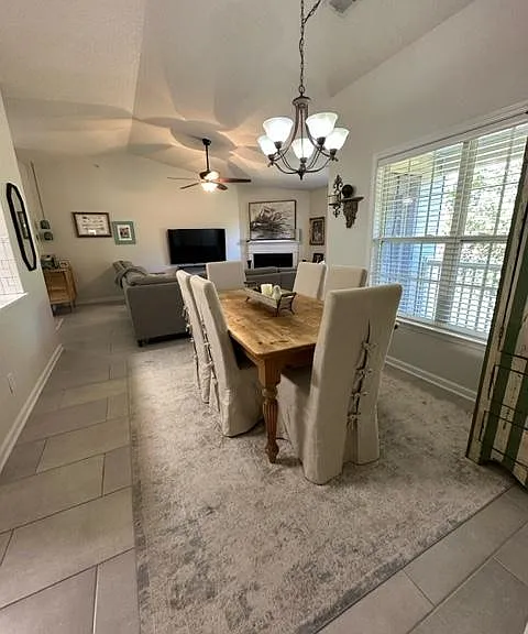 Open dining for entertainment