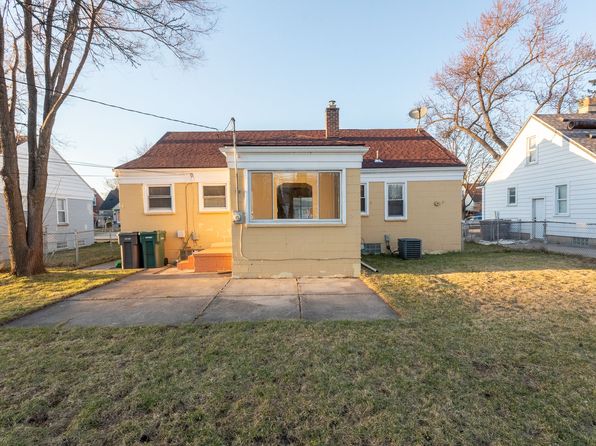 24123 Notre Dame St, Dearborn, MI 48124