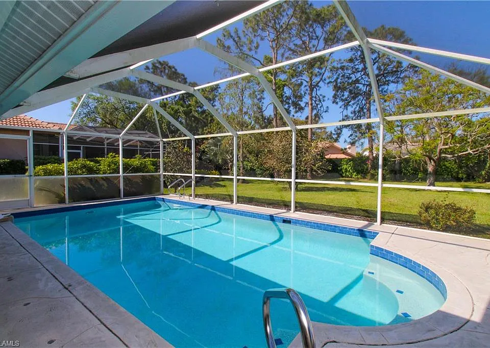 333 Wentworth Ct