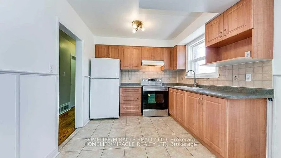 3 bed, $2,500 — Photo 2