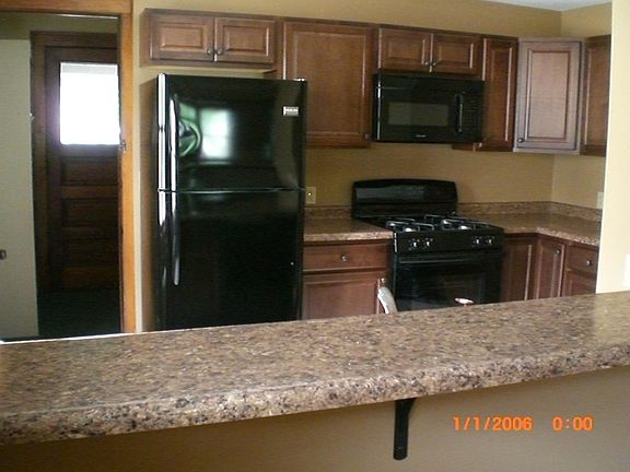 Kitchen and bar area