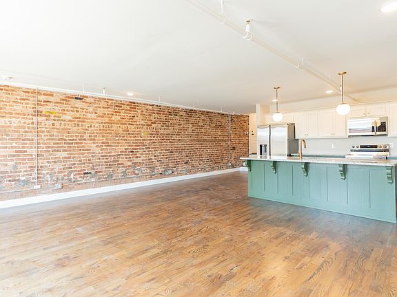4th image of 614 E Main St #203