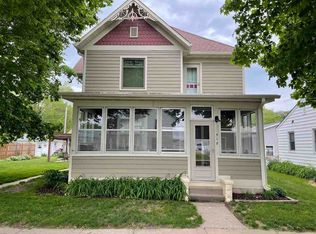 518 N 1st St, Guttenberg, IA 52052