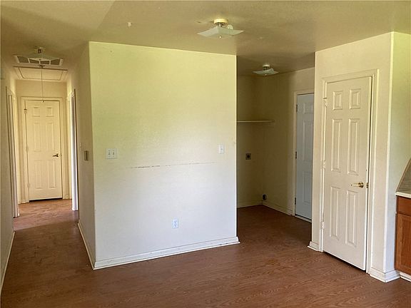 4th image of 1816 Carmen St