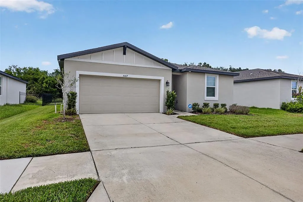 3 bed, 2.0 bath, 1506 sqft, $2,200 — Photo 3
