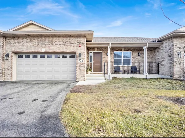 543 Woodland Ct, Addison, IL 60101