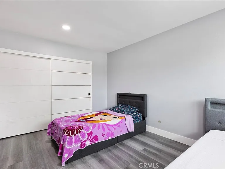 2215 E Avalon Ave — Photo 10
