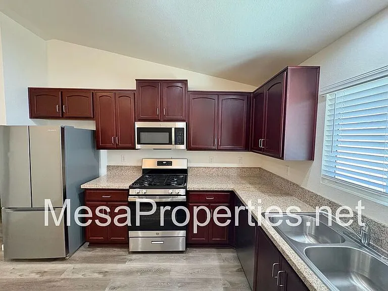 9550 Tamarisk Ave #127 — Photo 7