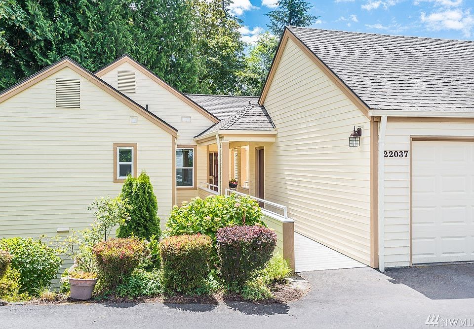 1st image of 22037 SE 40th Ct