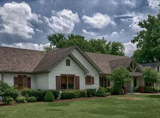 1048 Robertson Rd S, Murray, KY 42071