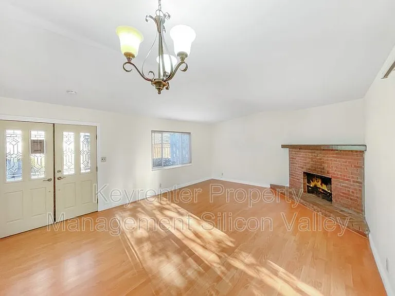 6772 John Dr — Photo 5