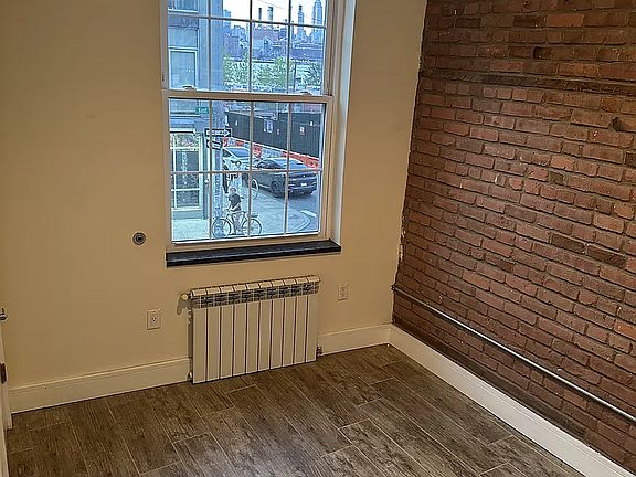5th image of 225 Kent Ave #2