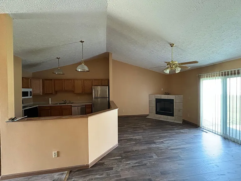304 Brunswick Dr #B — Photo 10