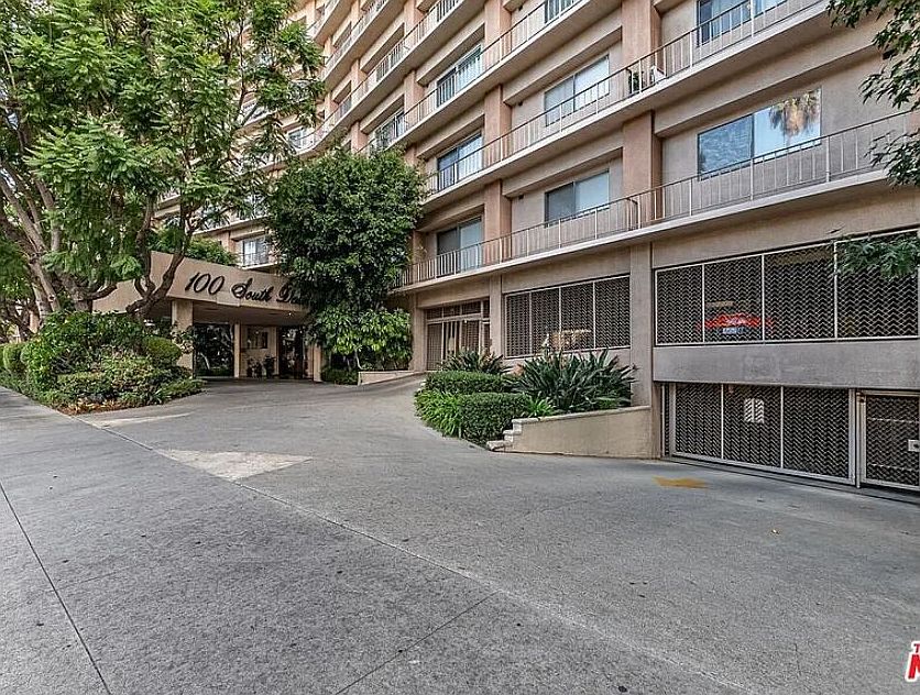 1st image of 100 S Doheny Dr APT 910