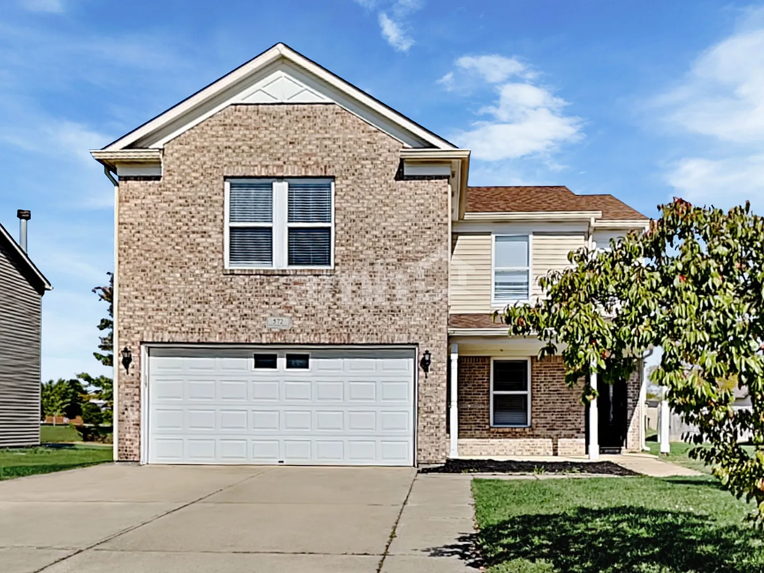 572 Streamside Dr photo 1