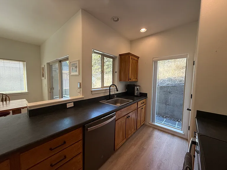 1731 NE Lotus Dr #1 — Photo 5