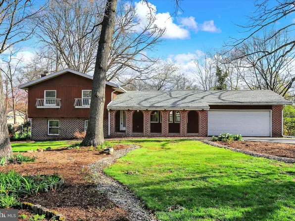 6529 Fairway Dr W, Fayetteville, PA 17222