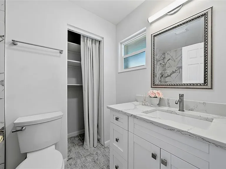 906 Carlton Rd — Photo 4