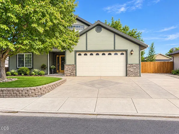 1052 Kensington Ct, Central Point, OR 97502