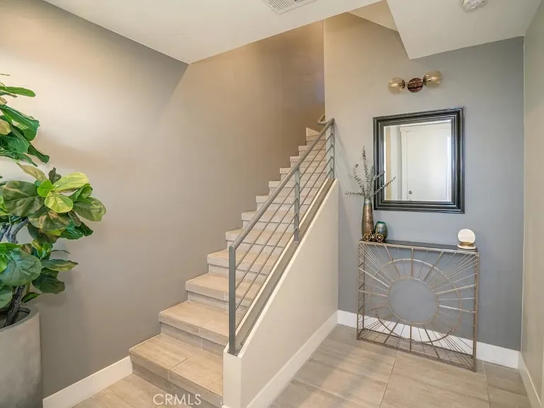162 W Robinson W — Photo 2