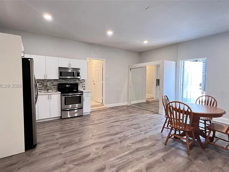 10911 SW 242nd St — Photo 7