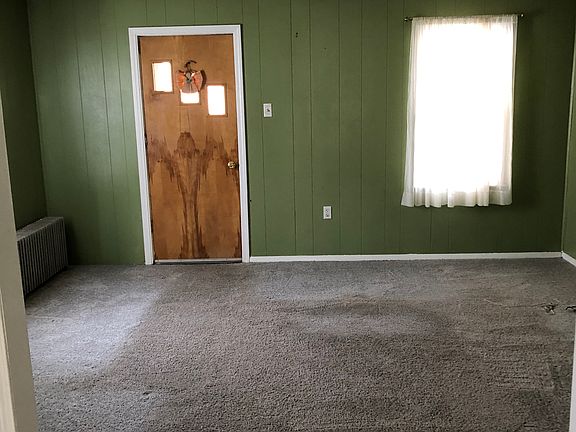 Living room. Front door 