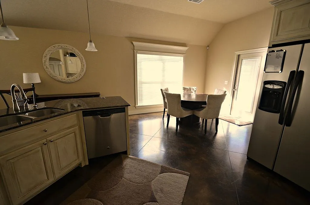 Captivating Four Bedroom Home Available for August 2026 — Photo 4