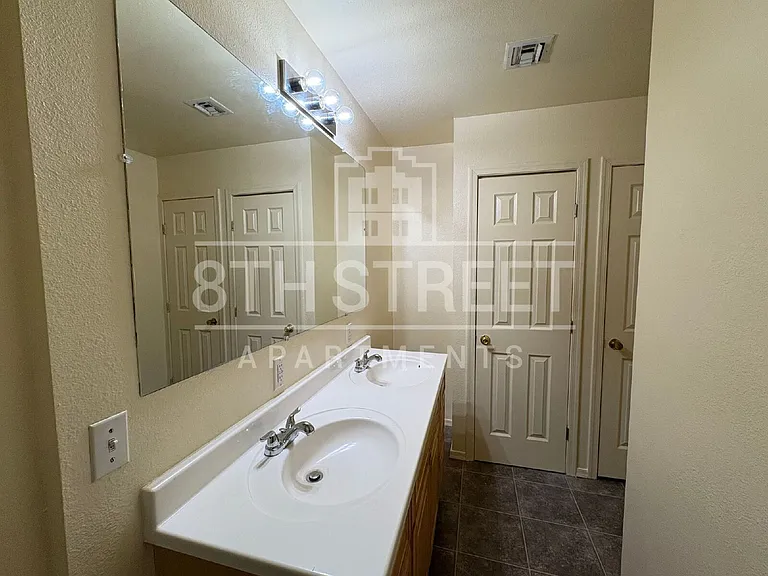 3333 W 8th St #2 — Photo 7