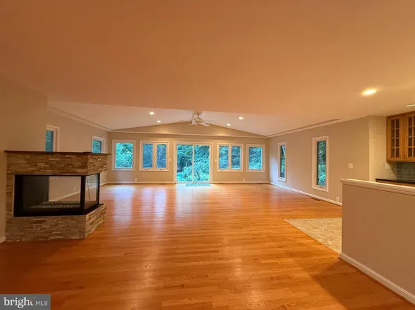 6714 Colewood Estates Rd, Clifton, VA 20124