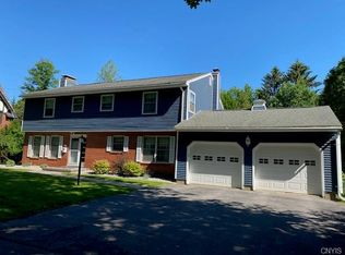 8 Hawthorne Rd, New Hartford, NY 13413