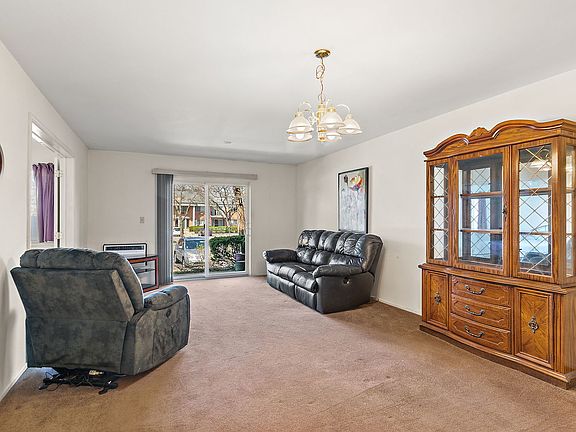 2nd image of 2415 S Goebbert Rd Unit 105
