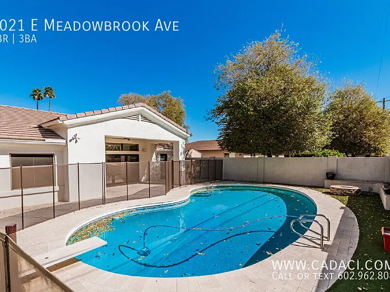 3021 E Meadowbrook Ave — Photo 10