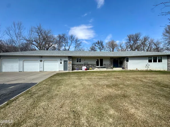 8000 Sibley Dr, Bismarck, ND 58504