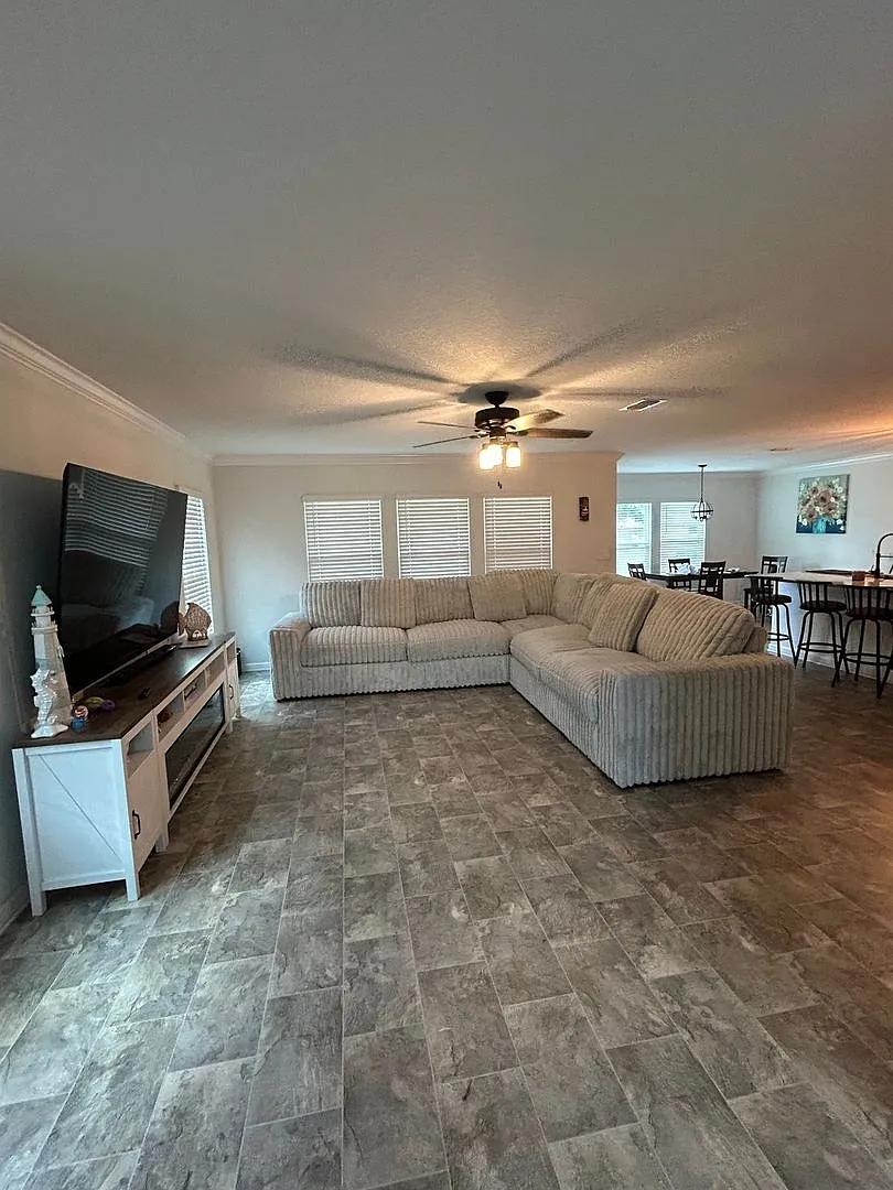 Spacious 4BR House in Jacksonville — Photo 3