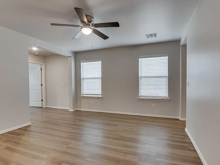 10810 NW 119th Pl — Photo 10
