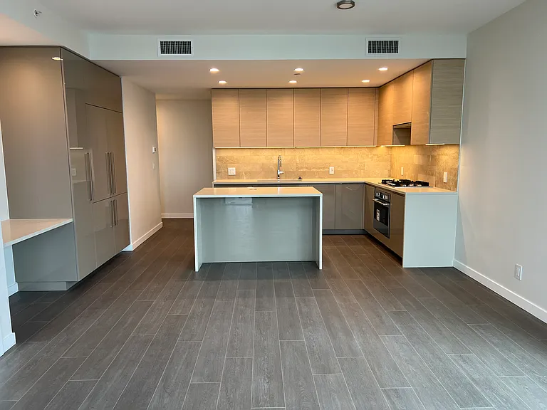2108 Gilmore Ave — Photo 26