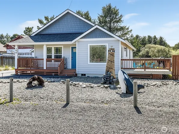 399 Seashore Street SW, Ocean Shores, WA 98569