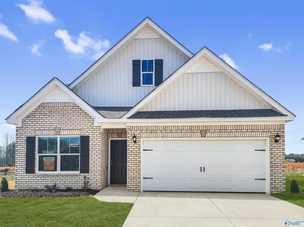 13755 Hill Place Ln, Athens, AL 35611