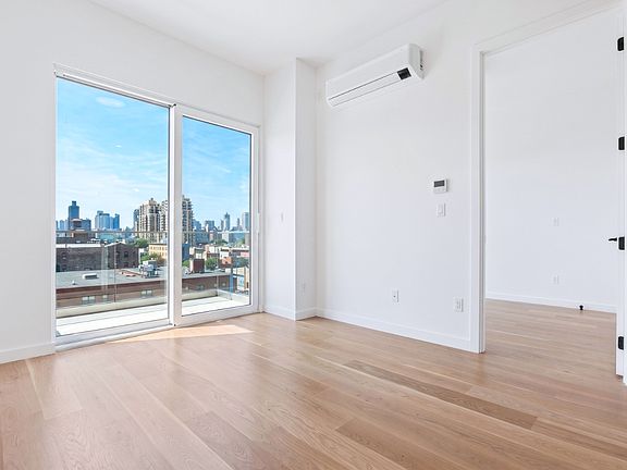4th image of 11-14 35th Ave #202