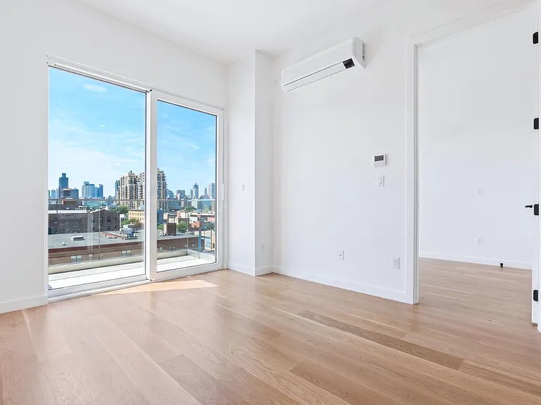 11-14 35th Ave #202 — Photo 4