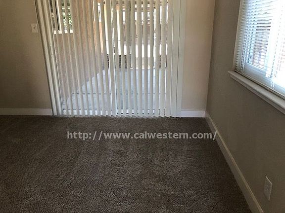 4th image of 498 Westlake Dr
