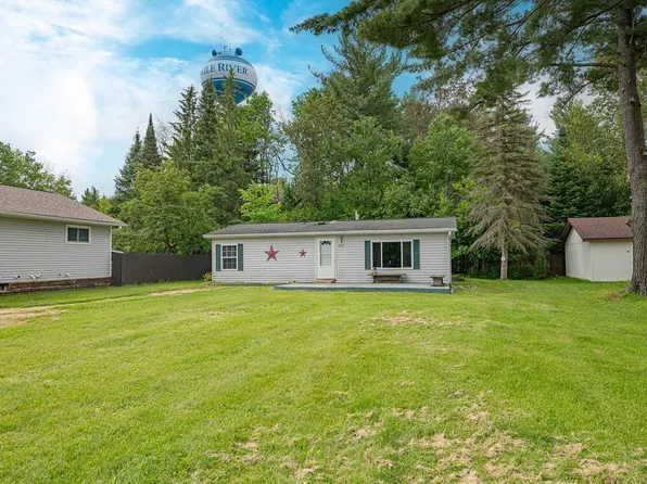 206 Illinois St, Eagle River, WI 54521