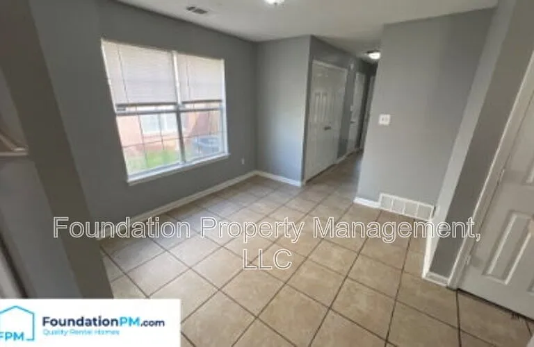 1530 Estacada Way — Photo 6